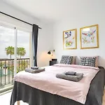 Lets In The Sun - - With Sea Or Pool Views La Cala De Mijas